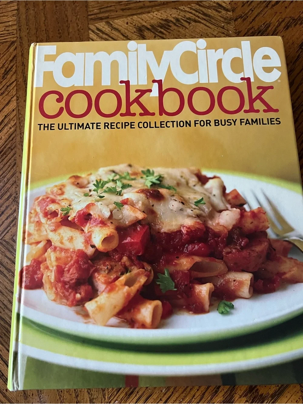 Slow Cooker Cookbook - Orange Cover and Family Circle Cookbook